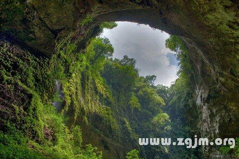 梦见爬山洞里有厨房 梦见爬山山上有雪好不好